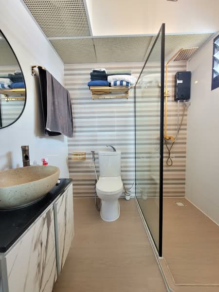 420A Northshore Drive, 420A Northshore Drive, 3 Bedrooms, 1,011 sqft, HDB Flat For Sale, by Serbina Goh Goh, 500144582 - Bathroom - PropertyGuru.com.sg