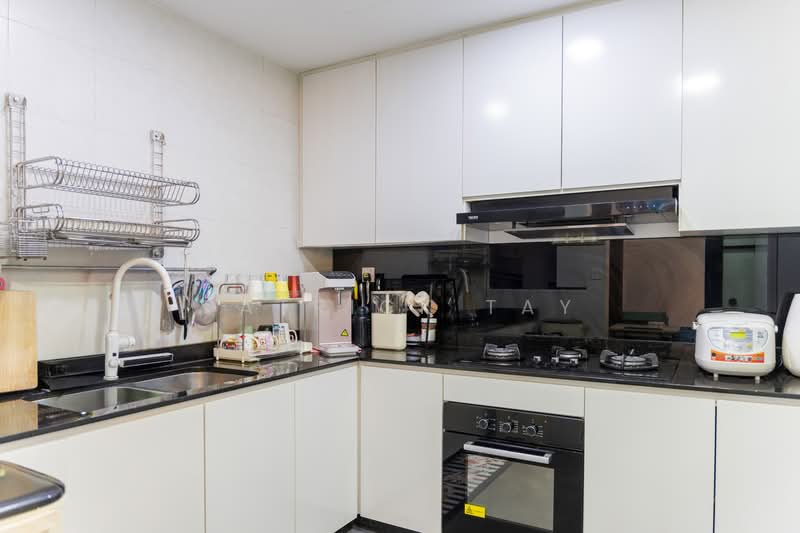 Palm Gardens, 2A Hong San Walk, 3 Bedrooms, 1,206 sqft, Condominium For Sale, by Patrick Tay, 500144583 - Kitchen - PropertyGuru.com.sg