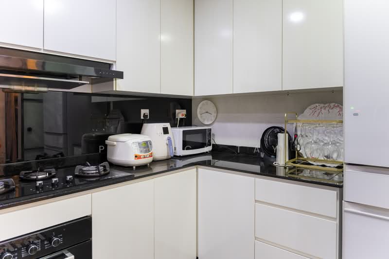 Palm Gardens, 2A Hong San Walk, 3 Bedrooms, 1,206 sqft, Condominium For Sale, by Patrick Tay, 500144583 - Kitchen - PropertyGuru.com.sg