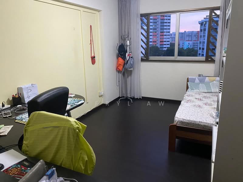 342 Clementi Avenue 5, 342 Clementi Avenue 5, 3 Bedrooms, 1,302 sqft, HDB Flat For Rent, by Cheryl Aw, 500144591 - Bedroom - PropertyGuru.com.sg