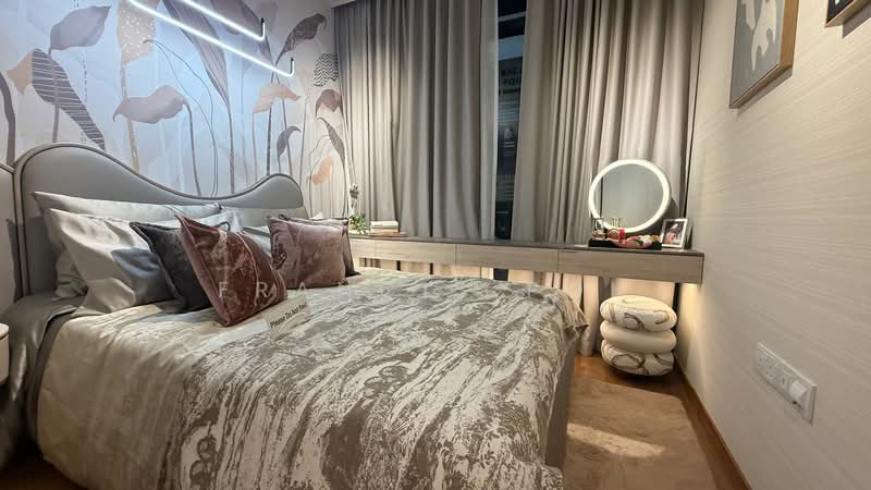 Cheap Freehold condo, , 2 Bedrooms, 678 sqft, Condominium For Sale, by Francis Poh, 500144594 - Bedroom - PropertyGuru.com.sg