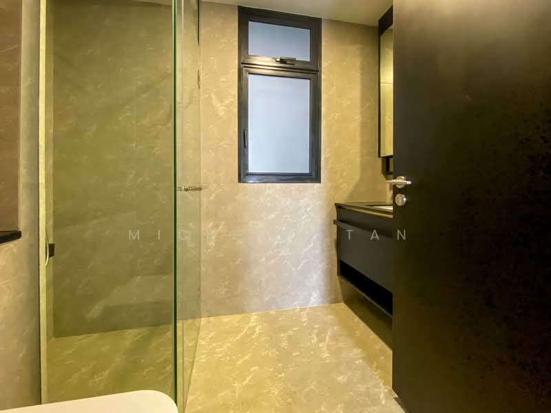 Park Colonial, 10 Woodleigh Lane, 3 Bedrooms, 980 sqft, Condominium For Rent, by Michelle Tan, 500144595 - Bathroom - PropertyGuru.com.sg