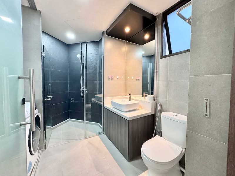 Parc Oasis, 51 Jurong East Avenue 1, Room Rental, 200 sqft, Condominium For Rent, by Stella Ng, 500144620 - Bathroom - PropertyGuru.com.sg
