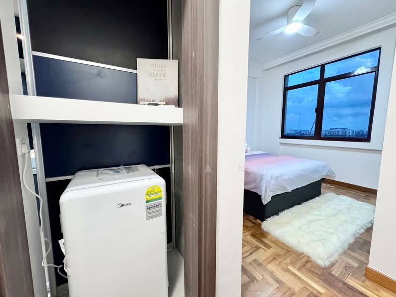 Parc Oasis, 51 Jurong East Avenue 1, Room Rental, 200 sqft, Condominium For Rent, by Stella Ng, 500144620 - Bedroom - PropertyGuru.com.sg