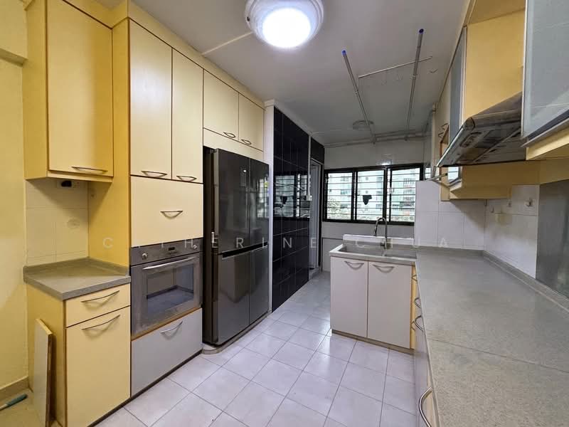 287 Tampines Street 22, 287 Tampines Street 22, 3 Bedrooms, 1,200 sqft, HDB Flat For Rent, by Catherine Chua, 500144646 - Kitchen - PropertyGuru.com.sg