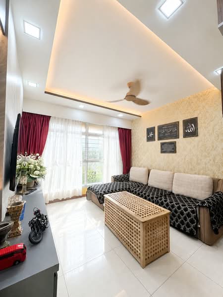 126D Canberra Street, 126D Canberra Street, 3 Bedrooms, 1,001 sqft, HDB Flat For Sale, by Alex Cher, 500144663 - Living Room - PropertyGuru.com.sg