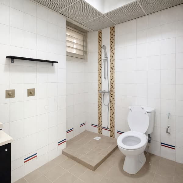 432A Sengkang West Way, 432A Sengkang West Way, 3 Bedrooms, 1,001 sqft, HDB Flat For Rent, by Kenneth Chan 曾伟杰, 500144671 - Common Bathroom - PropertyGuru.com.sg