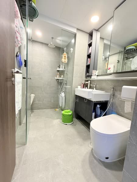 Riverfront Residences, 53 Hougang Avenue 7, 2 Bedrooms, 614 sqft, Condominium For Sale, by Jallen Huang, 500144677 - Bathroom - PropertyGuru.com.sg