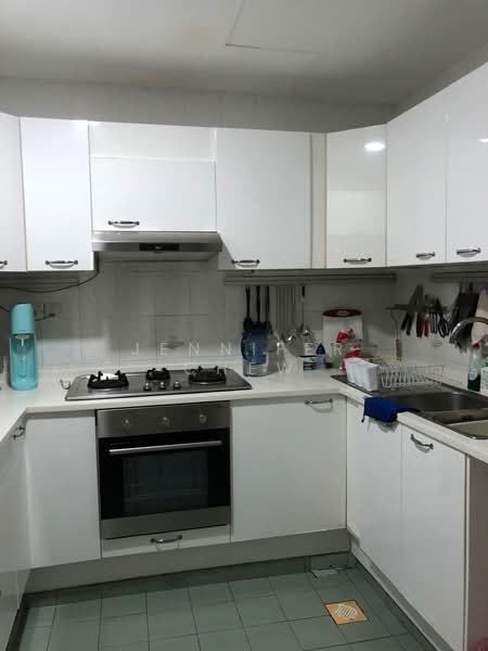 Loyang Gardens, 69 - 69B Jalan Loyang Besar, 3 Bedrooms, 1,700 sqft, Condominium For Rent, by Jennifer Chew, 500144687 - Kitchen - PropertyGuru.com.sg
