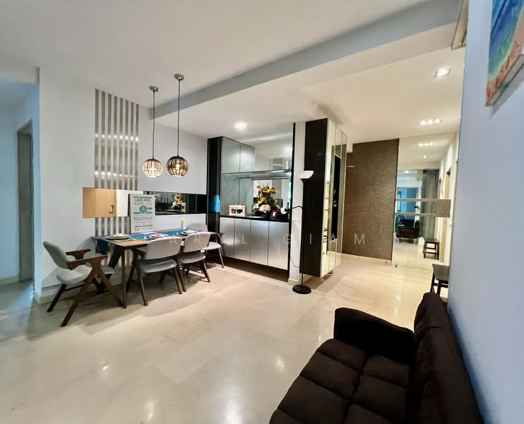 Newton 21 (Former Newton Euro-Asia), 21 Newton Road, Room Rental, 120 sqft, Apartment For Rent, by Daryl Giam, 500144705 - Living Room - PropertyGuru.com.sg