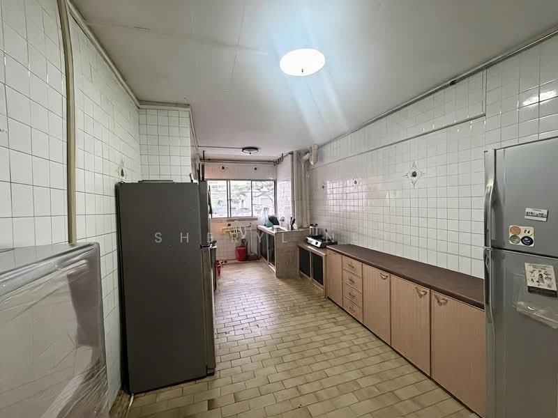 169 Bukit Batok West Avenue 8, 169 Bukit Batok West Avenue 8, 2 Bedrooms, 786 sqft, HDB Flat For Sale, by Sheryl Neo, 500144708 - Kitchen - PropertyGuru.com.sg