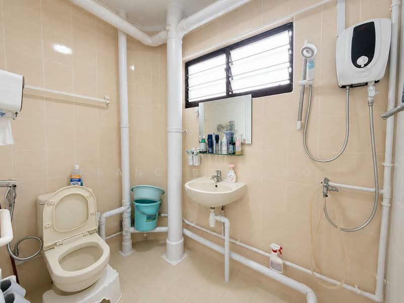 306 Hougang Avenue 5, 306 Hougang Avenue 5, 3 Bedrooms, 1,432 sqft, HDB Flat For Sale, by Frances Huang, 500144722 - Bathroom - PropertyGuru.com.sg