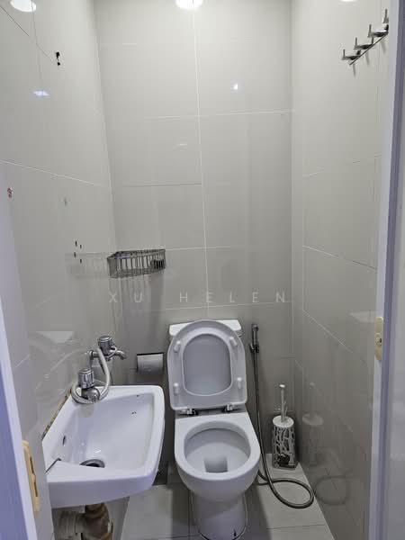 Eight Courtyards, 18A Canberra Drive, 3 Bedrooms, 1,152 sqft, Condominium For Rent, by Xu Helen, 500144734 - Bathroom - PropertyGuru.com.sg