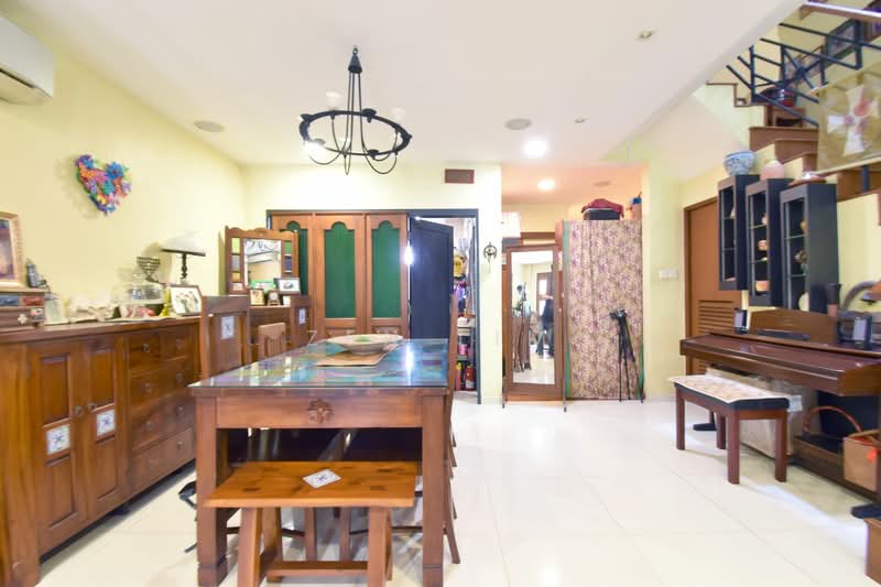 Opera Estate, Jalan Bangsawan, 4 Bedrooms, 2,500 sqft, Terraced House For Sale, by Zen Lim, 500144743 - Dining Room - PropertyGuru.com.sg