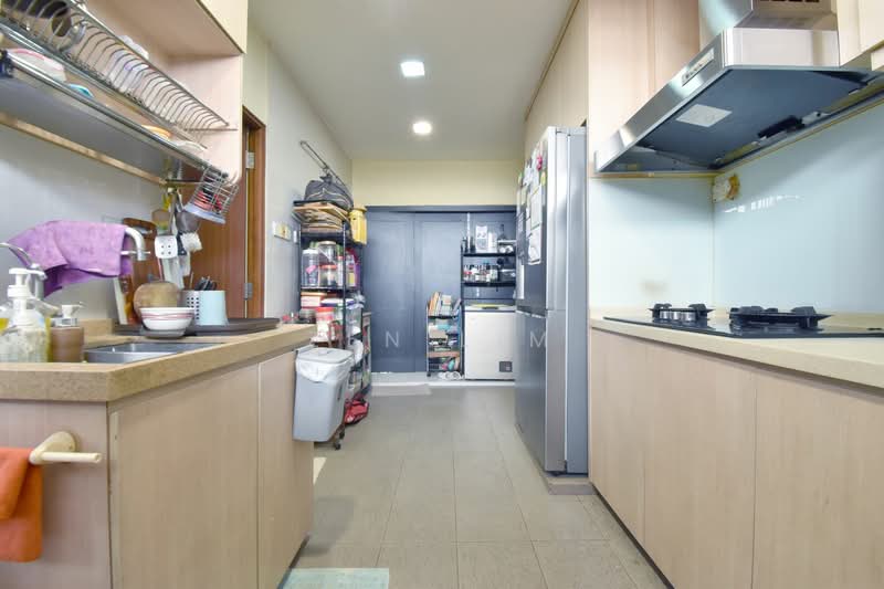 Opera Estate, Jalan Bangsawan, 4 Bedrooms, 2,500 sqft, Terraced House For Sale, by Zen Lim, 500144743 - Kitchen - PropertyGuru.com.sg