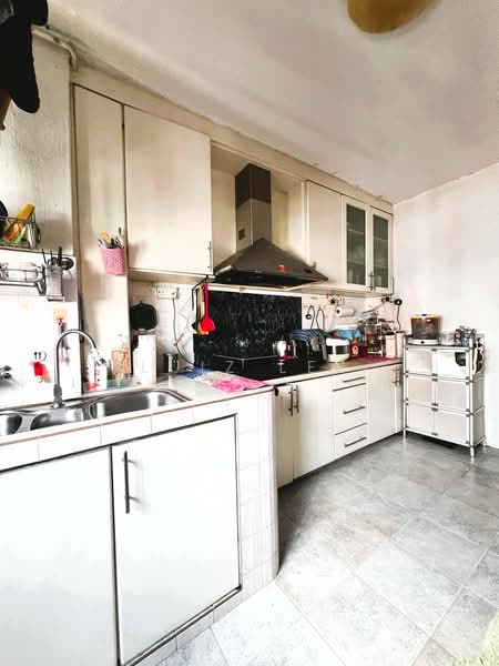 722 Yishun Street 71, 722 Yishun Street 71, 3 Bedrooms, 958 sqft, HDB Flat For Sale, by Luiz Lee, 500144748 - Kitchen - PropertyGuru.com.sg