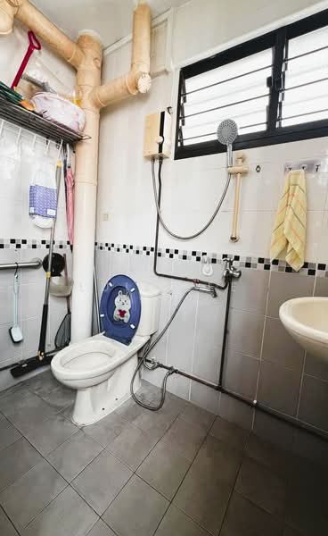 722 Yishun Street 71, 722 Yishun Street 71, 3 Bedrooms, 958 sqft, HDB Flat For Sale, by Luiz Lee, 500144748 - Bathroom - PropertyGuru.com.sg