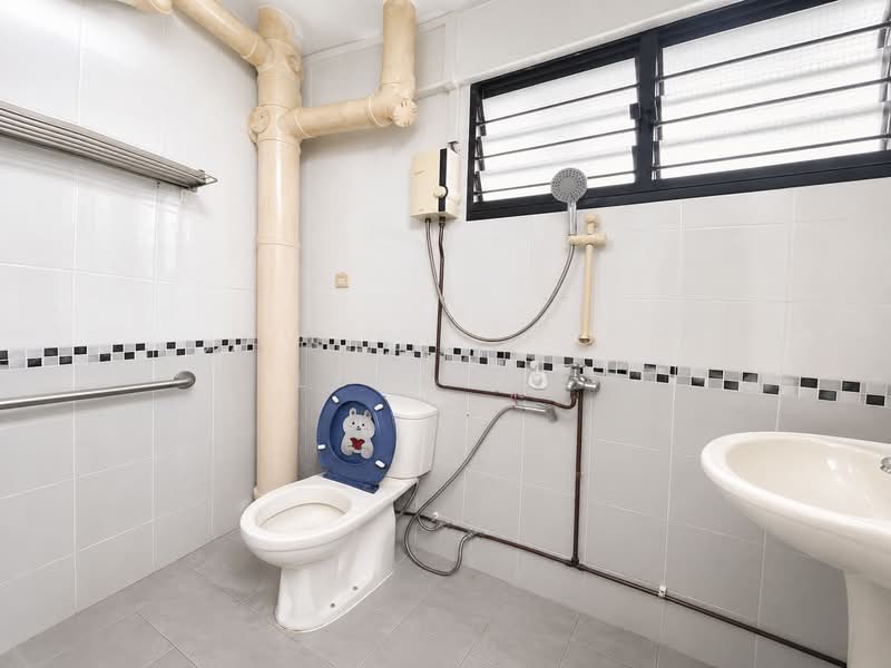 722 Yishun Street 71, 722 Yishun Street 71, 3 Bedrooms, 958 sqft, HDB Flat For Sale, by Luiz Lee, 500144748 - Bathroom - PropertyGuru.com.sg