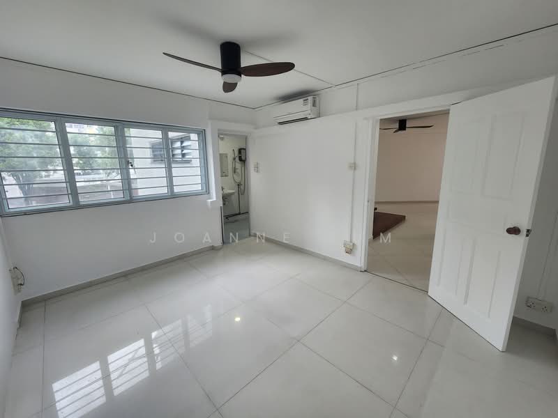 540 Jurong West Avenue 1, 540 Jurong West Avenue 1, 3 Bedrooms, 1,130 sqft, HDB Flat For Sale, by Joanne Sum, 500144749 - Master Bedroom - PropertyGuru.com.sg