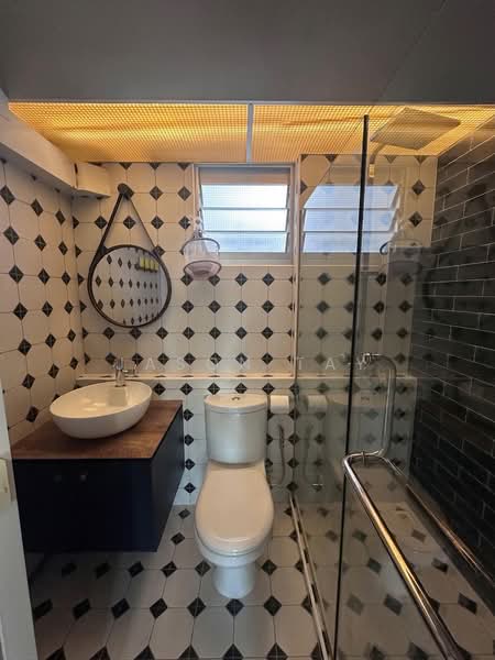 70C Telok Blangah Heights, 70C Telok Blangah Heights, 3 Bedrooms, 93 sqft, HDB Flat For Sale, by Jason Tay, 500144769 - Bathroom - PropertyGuru.com.sg