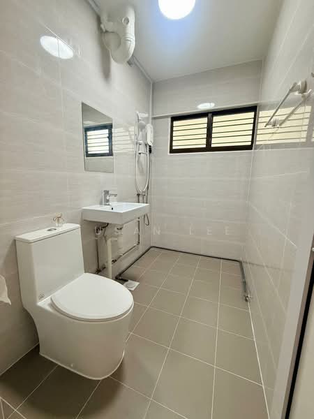 114 Lengkong Tiga, 114 Lengkong Tiga, 3 Bedrooms, 1,119 sqft, HDB Flat For Sale, by Susan Lee, 500144770 - Bathroom - PropertyGuru.com.sg