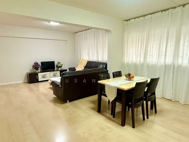 114 Lengkong Tiga, 114 Lengkong Tiga, 3 Bedrooms, 1,119 sqft, HDB Flat For Sale, by Susan Lee, 500144770 - Living Room - PropertyGuru.com.sg