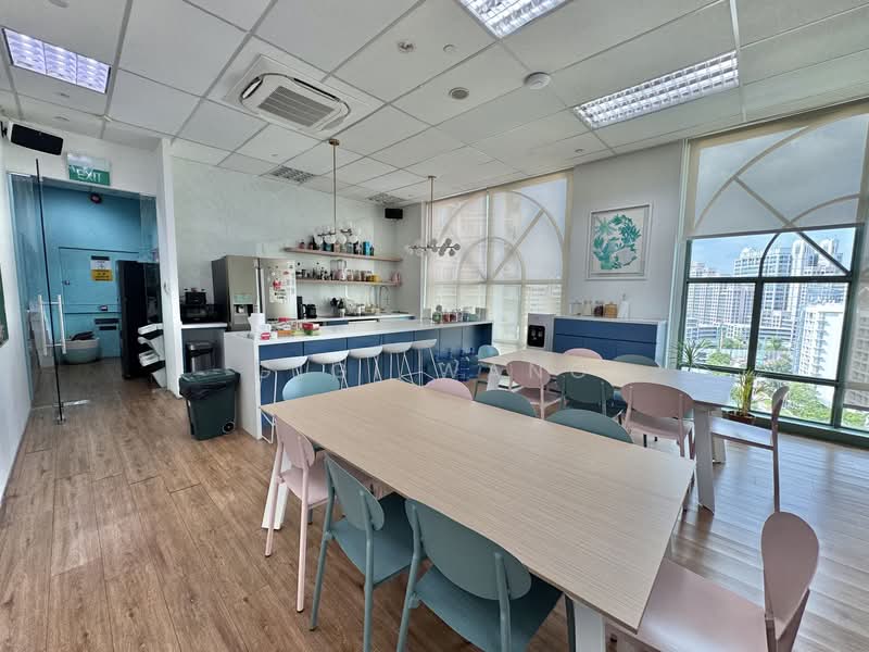 Seng Kee Building, 20 Martin Road, 6,039 sqft, Office For Rent, by Gigi Wang, 500144774 - Kitchen - CommercialGuru.com.sg