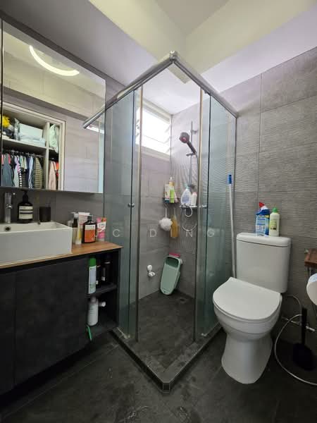 663A Punggol Drive, 663A Punggol Drive, 2 Bedrooms, 700 sqft, HDB Flat For Sale, by JC Ding, 500144780 - Bathroom - PropertyGuru.com.sg