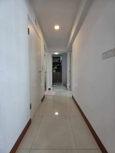 663A Punggol Drive, 663A Punggol Drive, 2 Bedrooms, 700 sqft, HDB Flat For Sale, by JC Ding, 500144780 - Corridor - PropertyGuru.com.sg