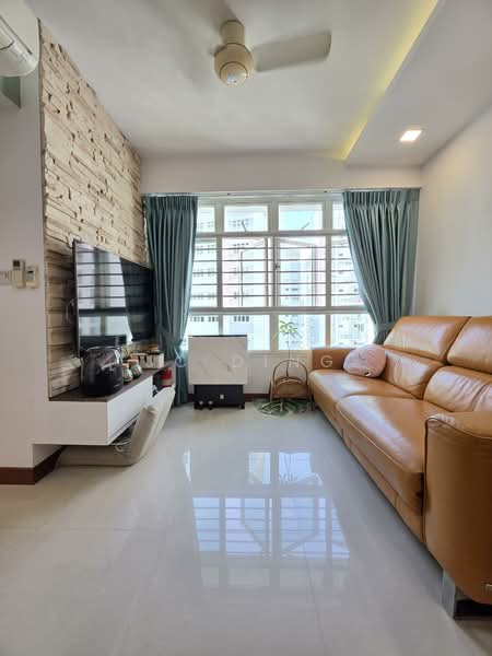 663A Punggol Drive, 663A Punggol Drive, 2 Bedrooms, 700 sqft, HDB Flat For Sale, by JC Ding, 500144780 - Living Room - PropertyGuru.com.sg