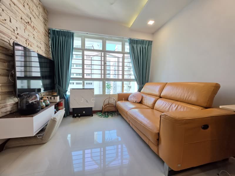 663A Punggol Drive, 663A Punggol Drive, 2 Bedrooms, 700 sqft, HDB Flat For Sale, by JC Ding, 500144780 - Living Room - PropertyGuru.com.sg