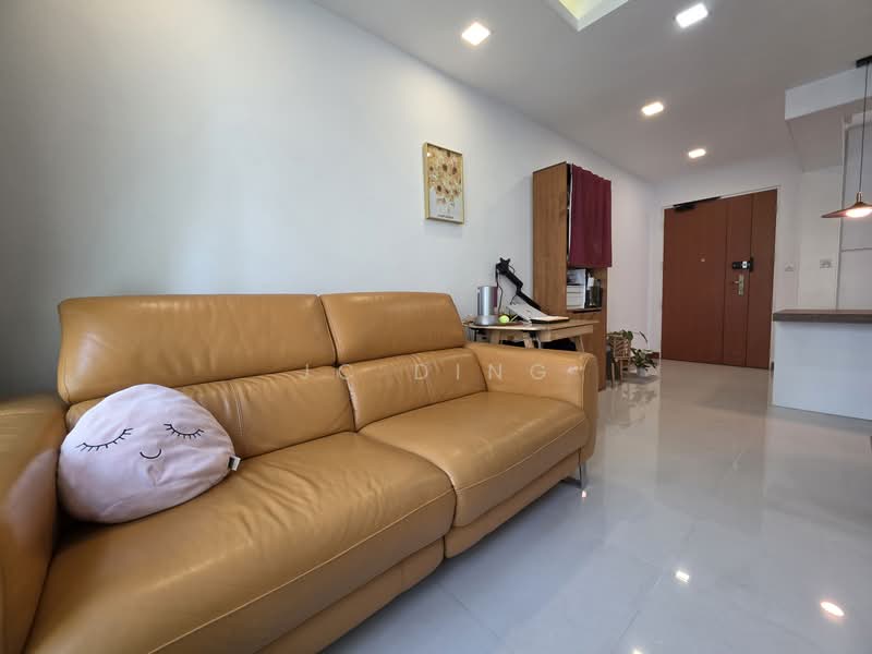 663A Punggol Drive, 663A Punggol Drive, 2 Bedrooms, 700 sqft, HDB Flat For Sale, by JC Ding, 500144780 - Living Room - PropertyGuru.com.sg