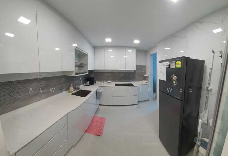 Regal Court, 17 Kim Keat Road, 3 Bedrooms, 1,173 sqft, Apartment For Rent, by Alwee Tay Lip Wee, 500144787 - Kitchen - PropertyGuru.com.sg