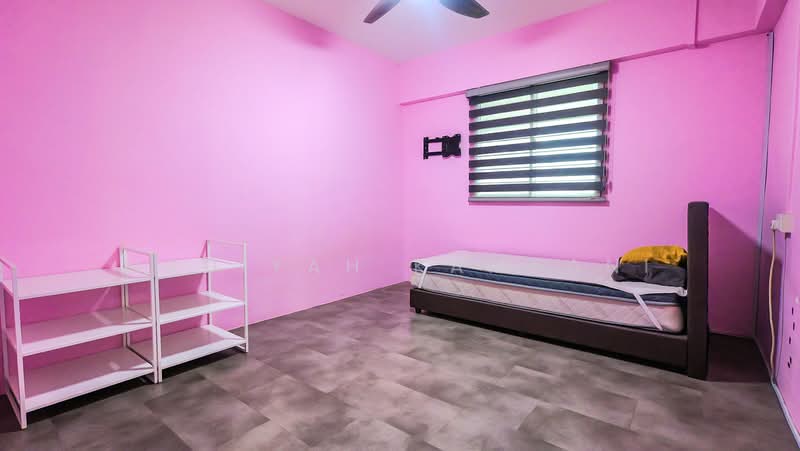 424 Bedok North Avenue 1, 424 Bedok North Avenue 1, 2 Bedrooms, 721 sqft, HDB Flat For Sale, by Nadiyah Kamsani, 500144811 - Bedroom - PropertyGuru.com.sg
