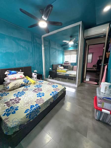 424 Bedok North Avenue 1, 424 Bedok North Avenue 1, 2 Bedrooms, 721 sqft, HDB Flat For Sale, by Nadiyah Kamsani, 500144811 - Bedroom - PropertyGuru.com.sg