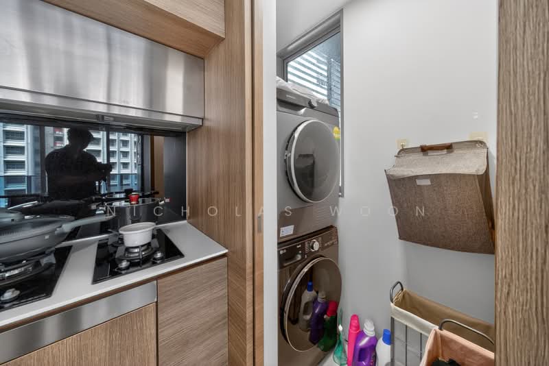 Echelon, 9 Alexandra View, 3 Bedrooms, 1,001 sqft, Condominium For Sale, by Nicholas Woon, 500144827 - Kitchen - PropertyGuru.com.sg