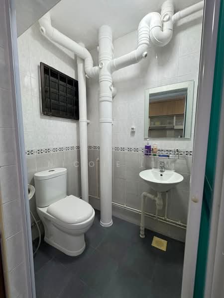 290B Compassvale Crescent, 290B Compassvale Crescent, 3 Bedrooms, 1,185 sqft, HDB Flat For Sale, by Nicole Lim, 500144833 - Bathroom - PropertyGuru.com.sg