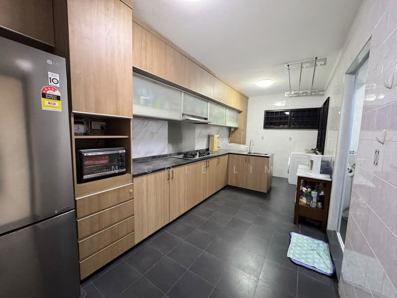 290B Compassvale Crescent, 290B Compassvale Crescent, 3 Bedrooms, 1,185 sqft, HDB Flat For Sale, by Nicole Lim, 500144833 - Kitchen - PropertyGuru.com.sg