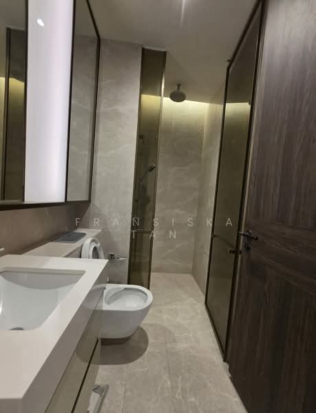 19 Nassim, 19 Nassim Hill, 2 Bedrooms, 926 sqft, Condominium For Rent, by Fransiska Tan, 500144839 - Bathroom - PropertyGuru.com.sg