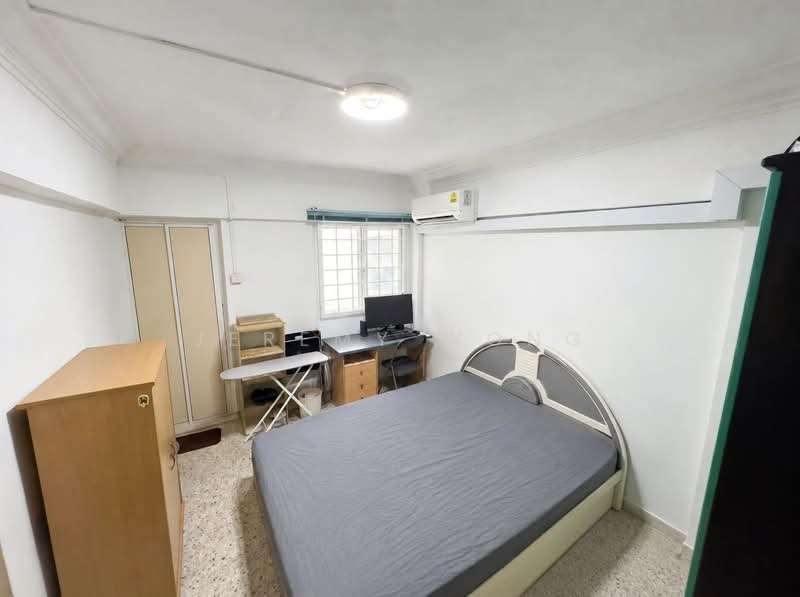 211 Ang Mo Kio Avenue 3, 211 Ang Mo Kio Avenue 3, 2 Bedrooms, 721 sqft, HDB Flat For Sale, by Jeremy Wong, 500144840 - Bedroom - PropertyGuru.com.sg