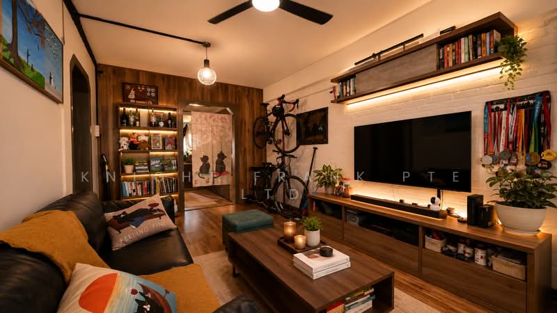 601 Ang Mo Kio Avenue 5, 601 Ang Mo Kio Avenue 5, 2 Bedrooms, 721 sqft, HDB Flat For Sale, by Dave Devnath, 500144848 - Living Room - PropertyGuru.com.sg
