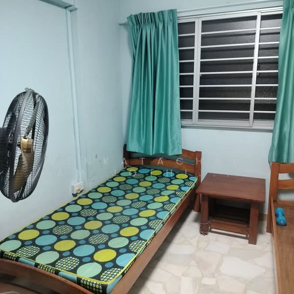 422 Jurong West Street 42, 422 Jurong West Street 42, Room Rental, 110 sqft, HDB Flat For Rent, by Venkatachalam Jothiraj (Raj), 500144861 - Bedroom - PropertyGuru.com.sg