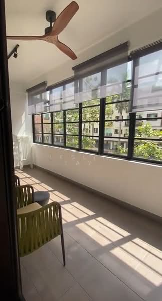 55 Tiong Bahru Road, 55 Tiong Bahru Road, 4 Bedrooms, 1,087 sqft, Walk-up Apartment For Sale, by Leslie Tay, 500144865 - Balcony - PropertyGuru.com.sg