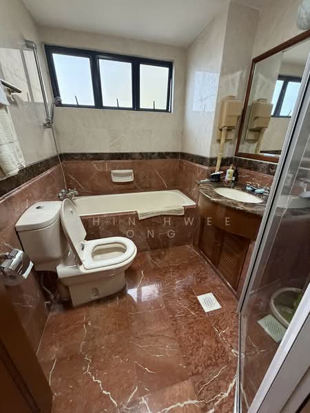 Westcove Condo, 12 West Coast Crescent, 2 Bedrooms, 1,087 sqft, Condominium For Sale, by Chin Hwee ONG, 500144869 - Master Bathroom - PropertyGuru.com.sg