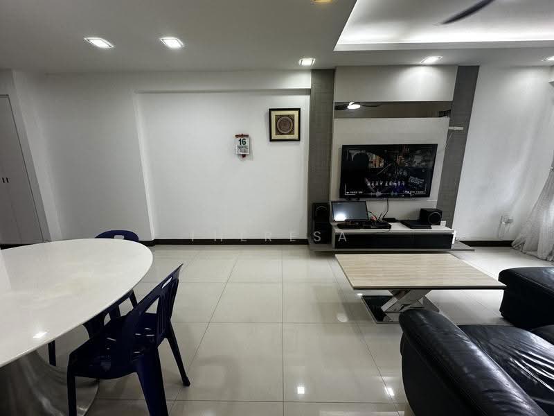 415C Fernvale Link, 415C Fernvale Link, Seletar / Yio Chu Kang, 3 Bedrooms, 1,001 sqft, HDB Flat For Sale, by Theresa Ng, 500144873 - Living Room - PropertyGuru.com.sg