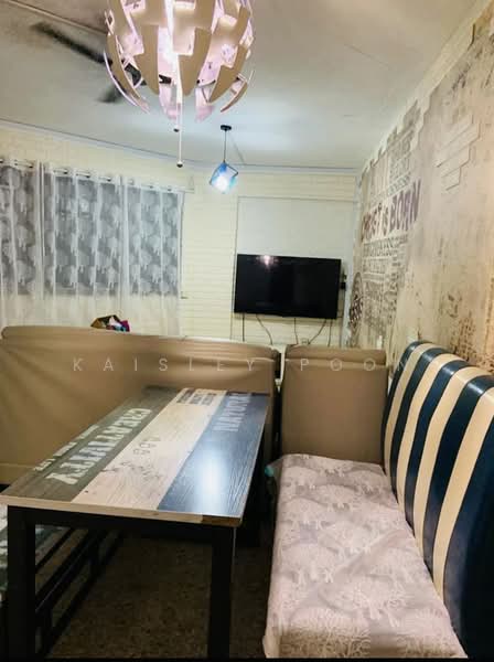141 Yishun Ring Road, 141 Yishun Ring Road, 2 Bedrooms, 775 sqft, HDB Flat For Rent, by Kaisley Poon, 500144876 - Living Room - PropertyGuru.com.sg