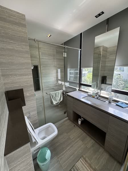 The Crest, 101 Prince Charles Crescent, 3 Bedrooms, 1,195 sqft, Condominium For Rent, by Kelvin Toh, 500144886 - Bathroom - PropertyGuru.com.sg