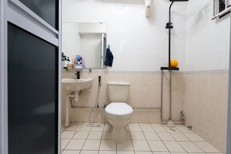 673A Jurong West Street 65, 673A Jurong West Street 65, 3 Bedrooms, 926 sqft, HDB Flat For Sale, by Peggy Ong, 500144890 - Bathroom - PropertyGuru.com.sg