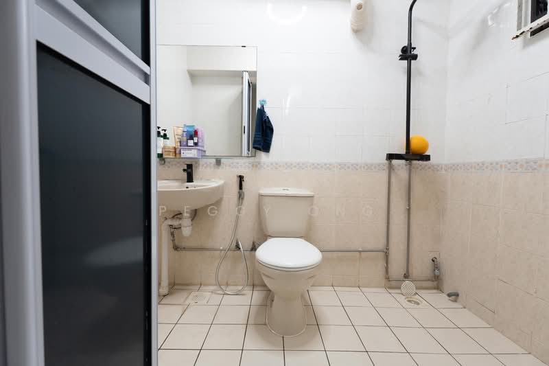 673A Jurong West Street 65, 673A Jurong West Street 65, 3 Bedrooms, 926 sqft, HDB Flat For Sale, by Peggy Ong, 500144890 - Bathroom - PropertyGuru.com.sg