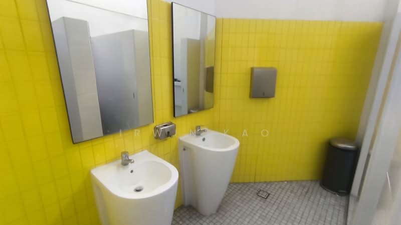 Halcyon 1, 39A Jalan Pemimpin, Ang Mo Kio / Bishan / Thomson, 2,587 sqft, Light Industrial (B1) For Rent, by Irwin Kao, 500144898 - Bathroom - CommercialGuru.com.sg